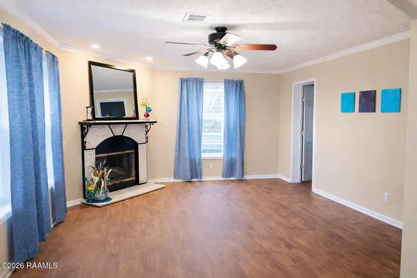 $2,000 | 206 Windcreek Lane, Youngsville, LA 70592