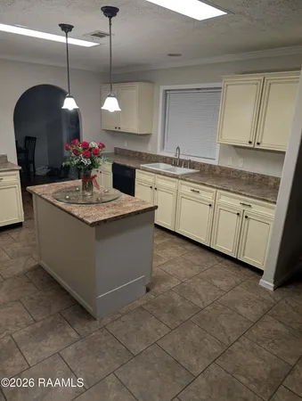 $2,000 | 206 Windcreek Lane, Youngsville, LA 70592