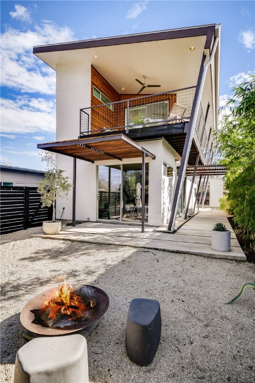 1117 Altum Street Austin, TX 78721 - Photo 1 of 1 a front view of a house with a yard