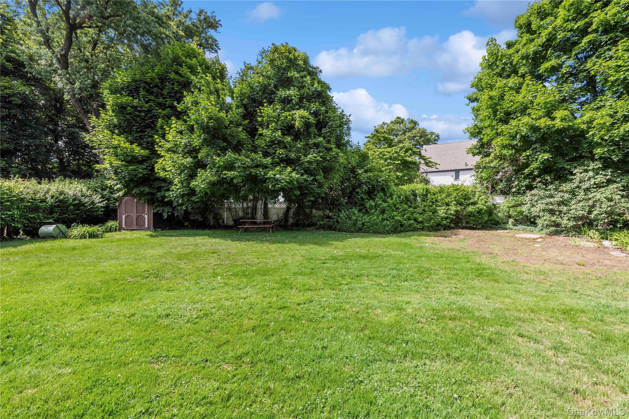 17 Old Orchard Road New Rochelle, NY 10804 - Photo 27 of 32 a view of a backyard