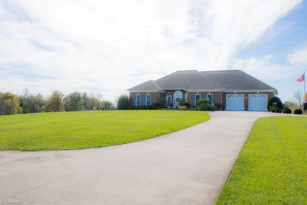 1435 Boiling Springs Road Purlear, NC 28665 - Photo 33 of 34 Gallery Image 33