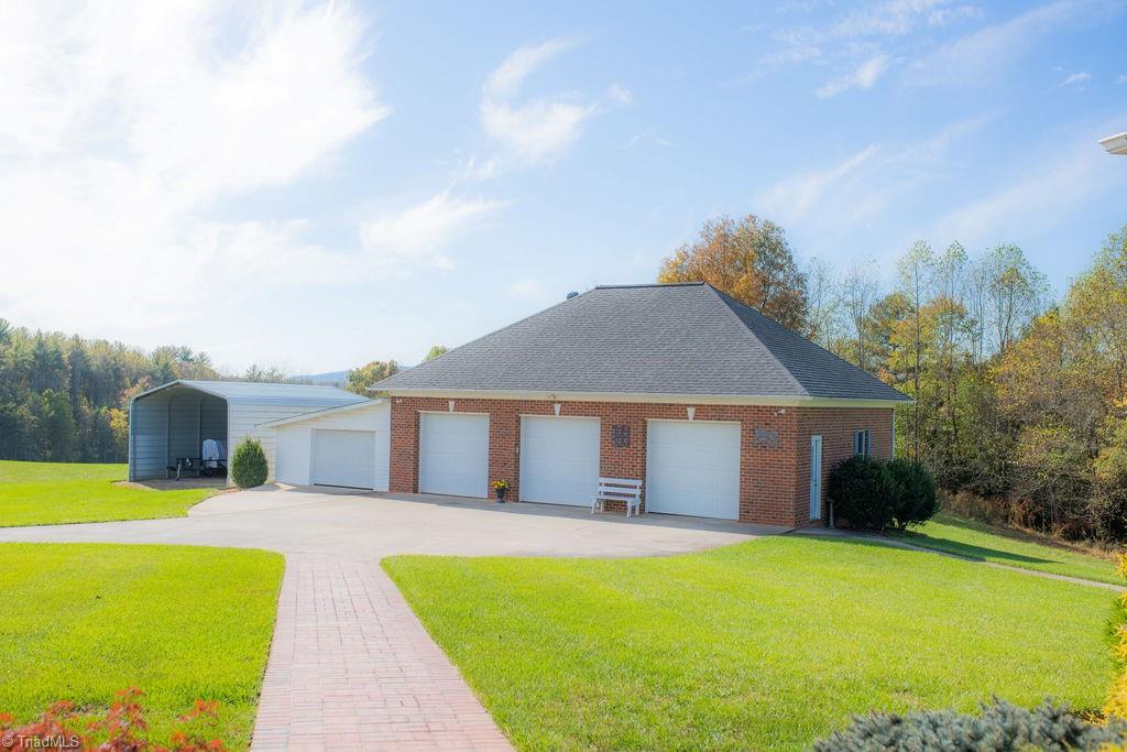 1435 Boiling Springs Road Purlear, NC 28665 - Photo 4 of 34 Gallery Image 4