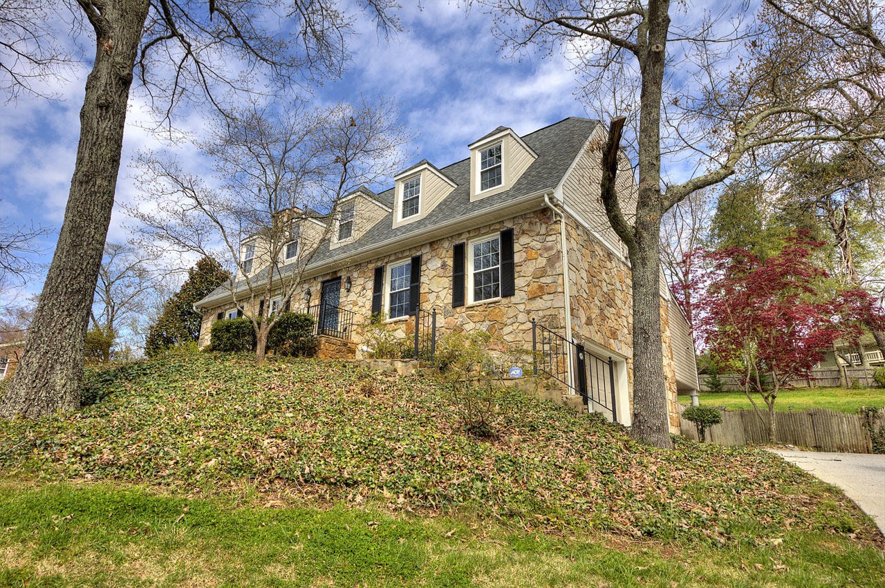428 Ferret Road Knoxville, TN 37934 - Photo 1 of 38 a front view of a house with garden