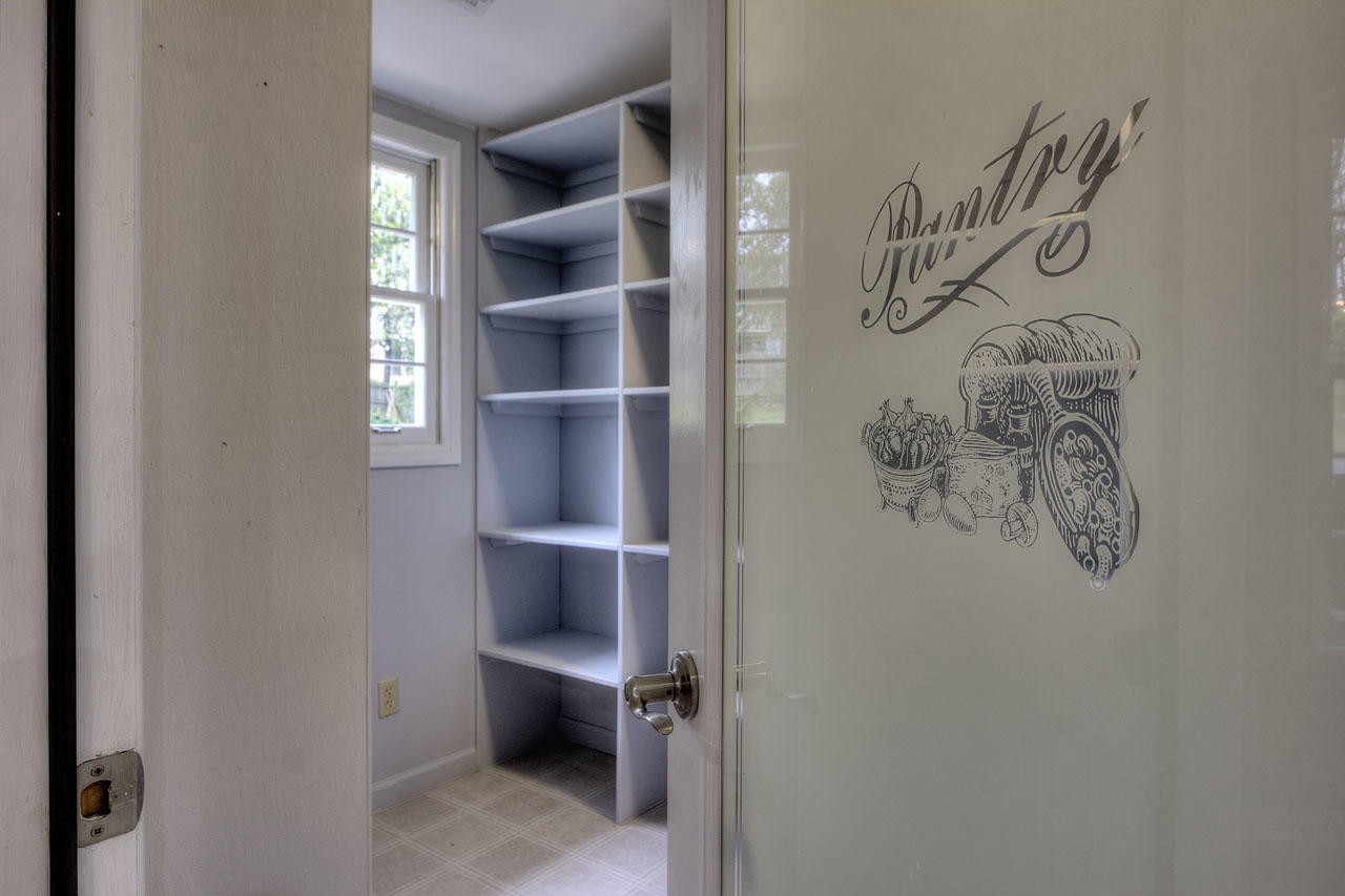 428 Ferret Road Knoxville, TN 37934 - Photo 13 of 38 a view of a hallway with closet