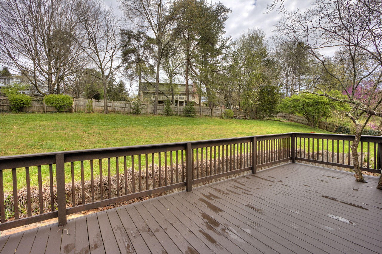 428 Ferret Road Knoxville, TN 37934 - Photo 21 of 38 a balcony with wooden floor and fence