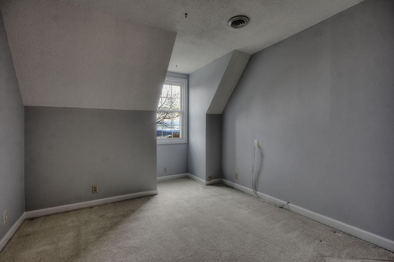 428 Ferret Road Knoxville, TN 37934 - Photo 27 of 38 an empty room with windows