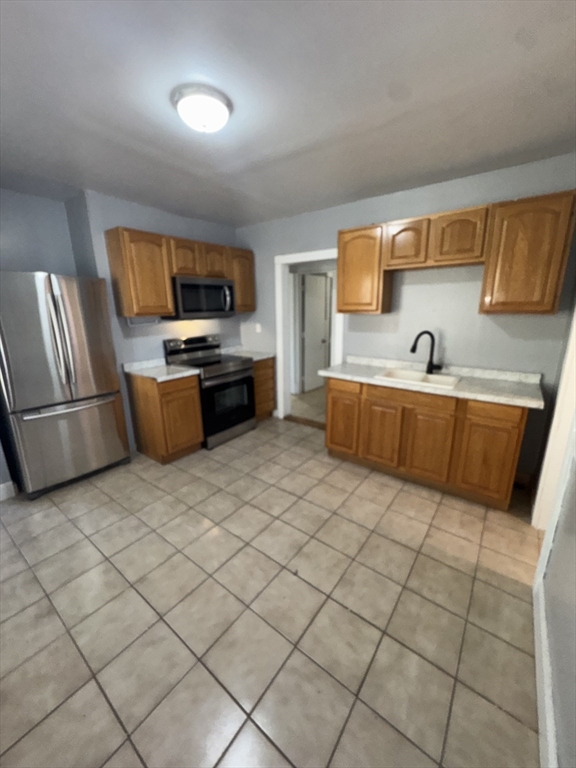 37-39 Dawes Street Springfield, MA 01109 - Photo 9 of 23