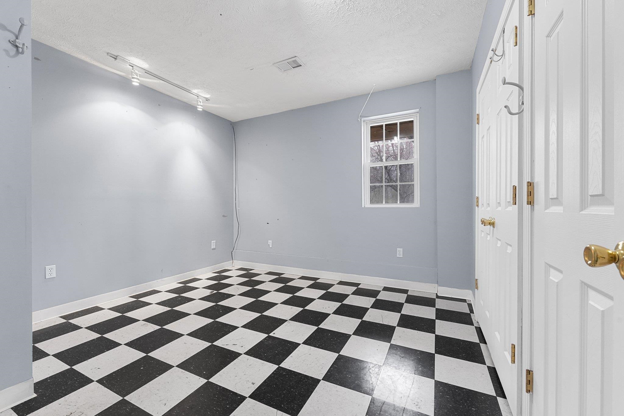 5153 Silver Pines Road Traverse City, MI 49685 - Photo 43 of 69 1933177-3dc9c6ce-70d3-4fc2-9ec5-50cd314b7470.JPG