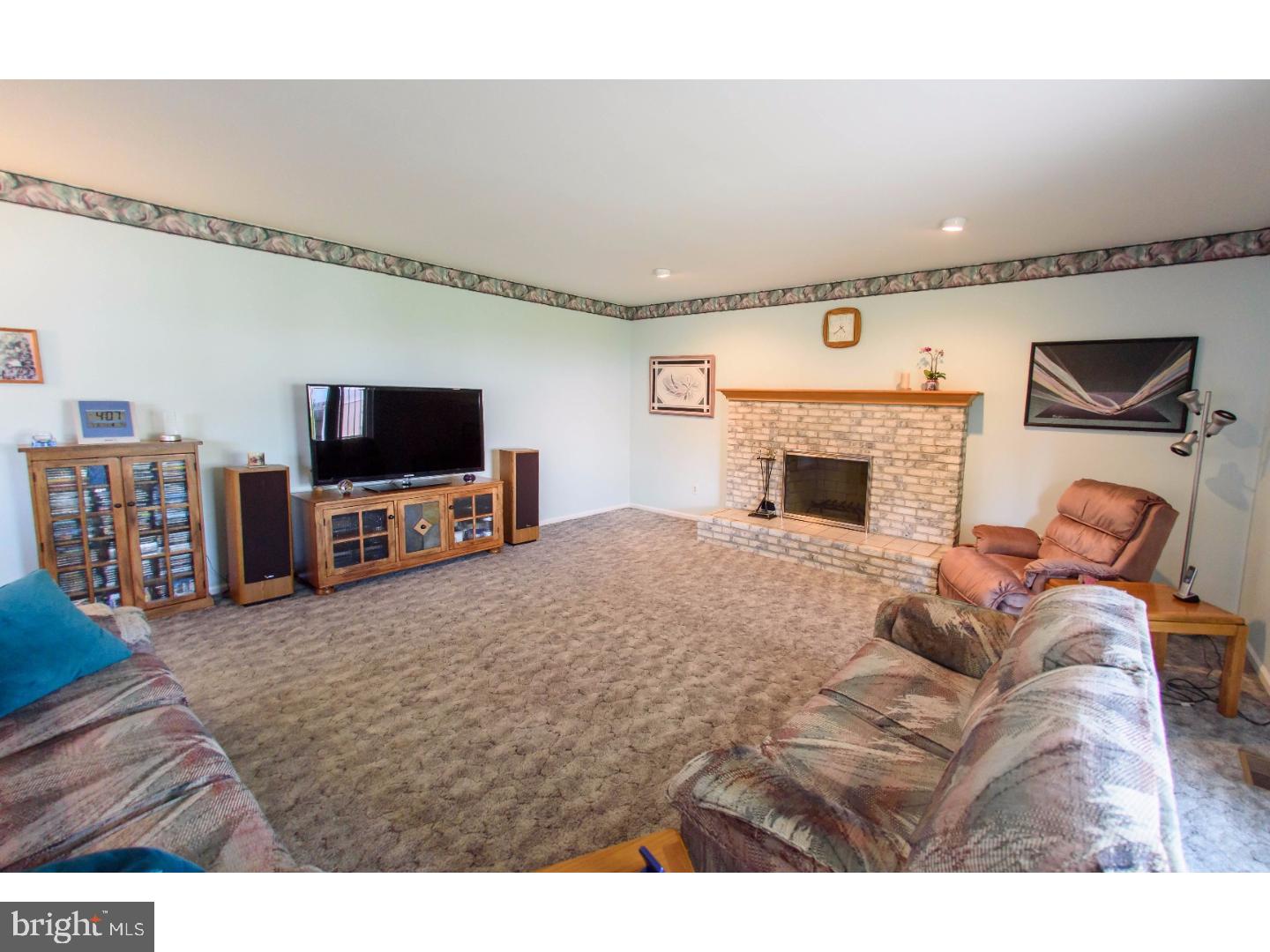 433 Welsford Road Fairless Hills, PA 19030 - Photo 11 of 25 Family Room