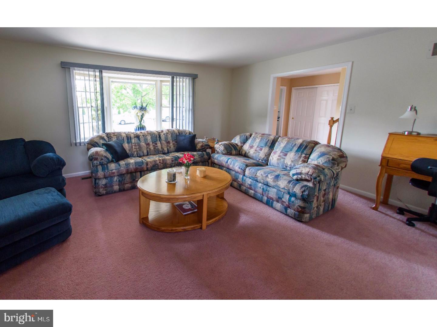 433 Welsford Road Fairless Hills, PA 19030 - Photo 4 of 25 Living Room