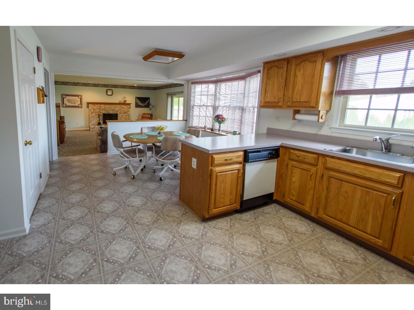 433 Welsford Road Fairless Hills, PA 19030 - Photo 7 of 25 Kitchen