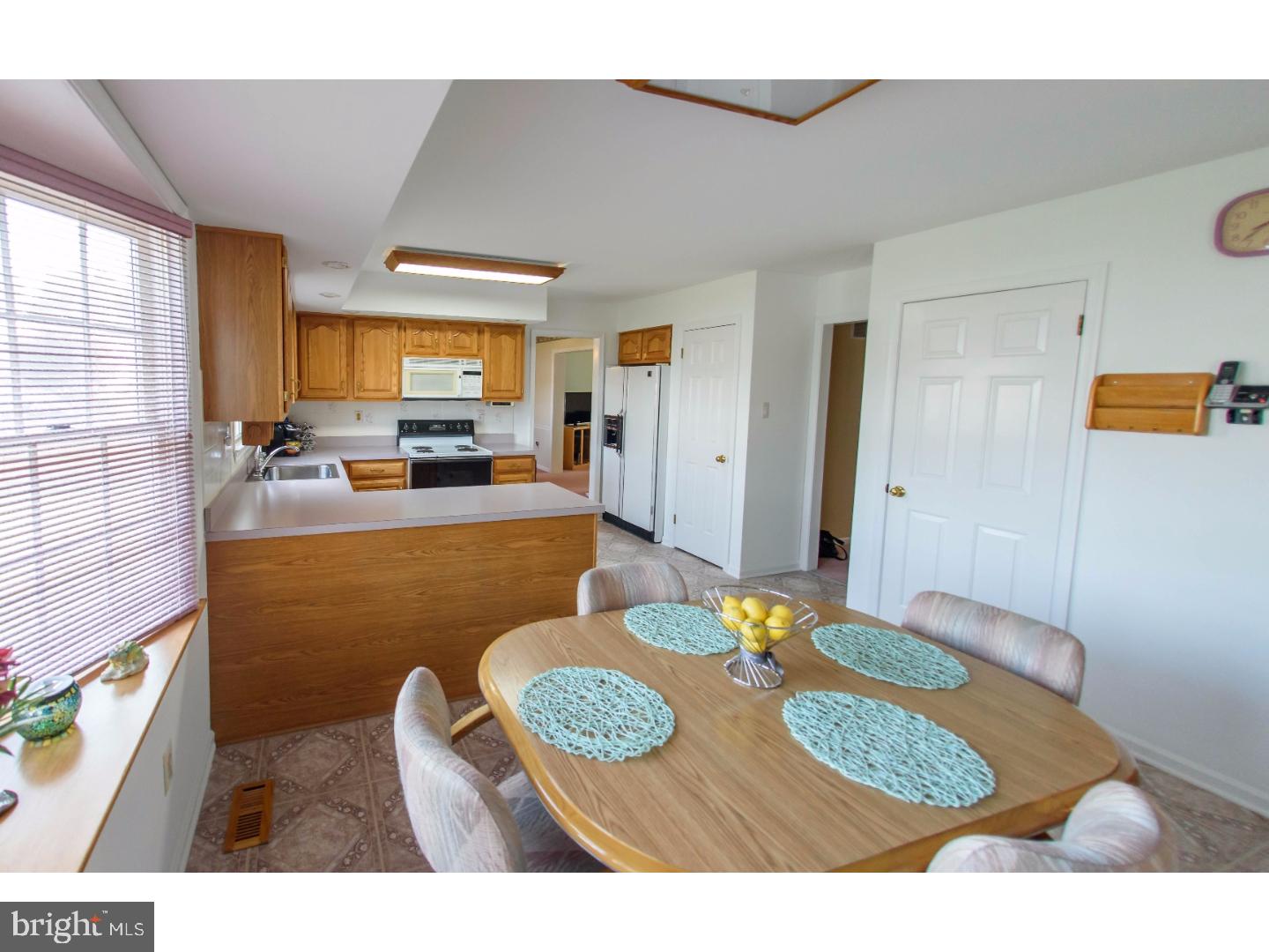 433 Welsford Road Fairless Hills, PA 19030 - Photo 8 of 25 Kitchen