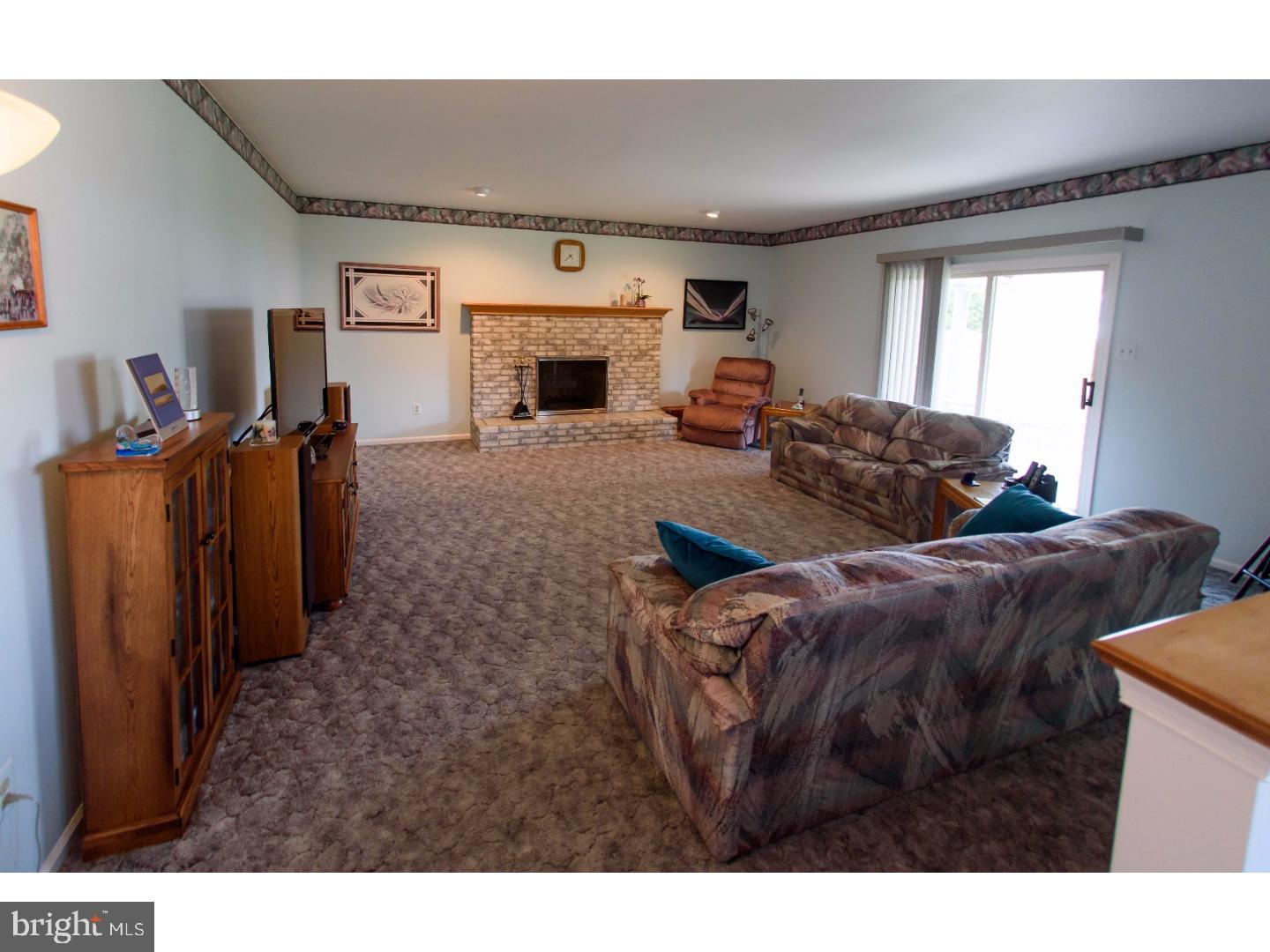 433 Welsford Road Fairless Hills, PA 19030 - Photo 10 of 25 Family Room