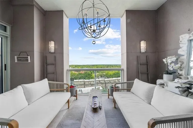 $525,000 | 2881 Peachtree Street Northeast, Unit 1102, Atlanta, GA 30305