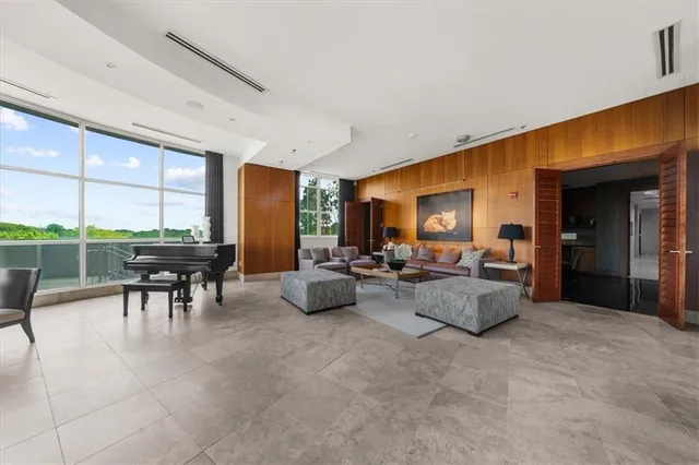 $525,000 | 2881 Peachtree Street Northeast, Unit 1102, Atlanta, GA 30305