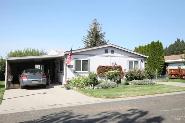 $115,000 | 910 Moon Glo Avenue, Unit 72, Buhl, ID 83316