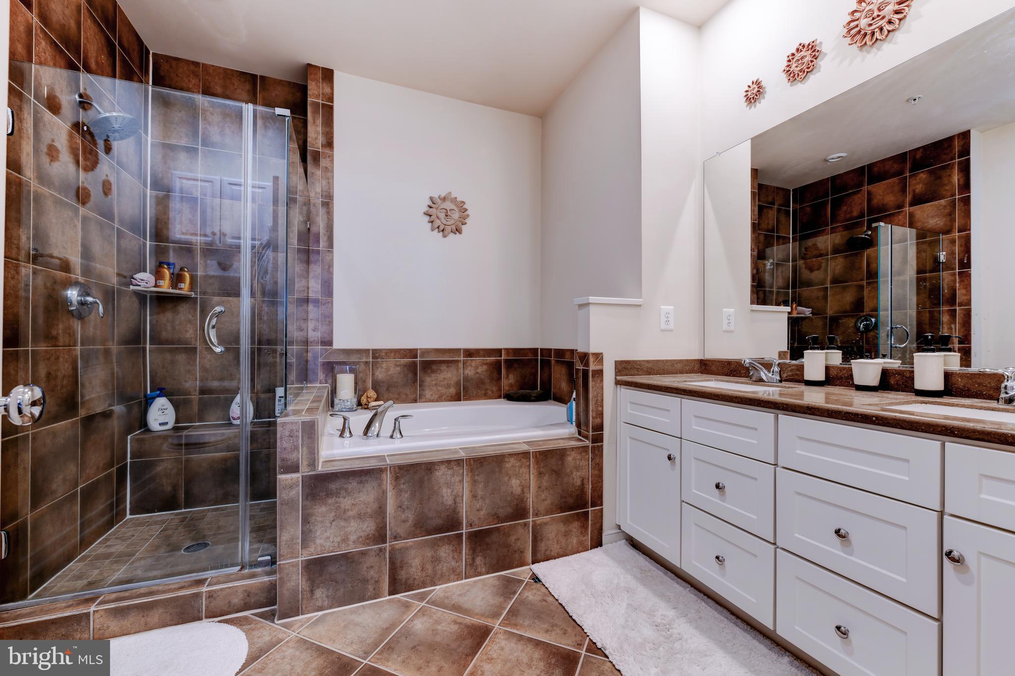 800 3rd Street Southeast Washington, DC 20003 - Photo 21 of 38 Main en-suite