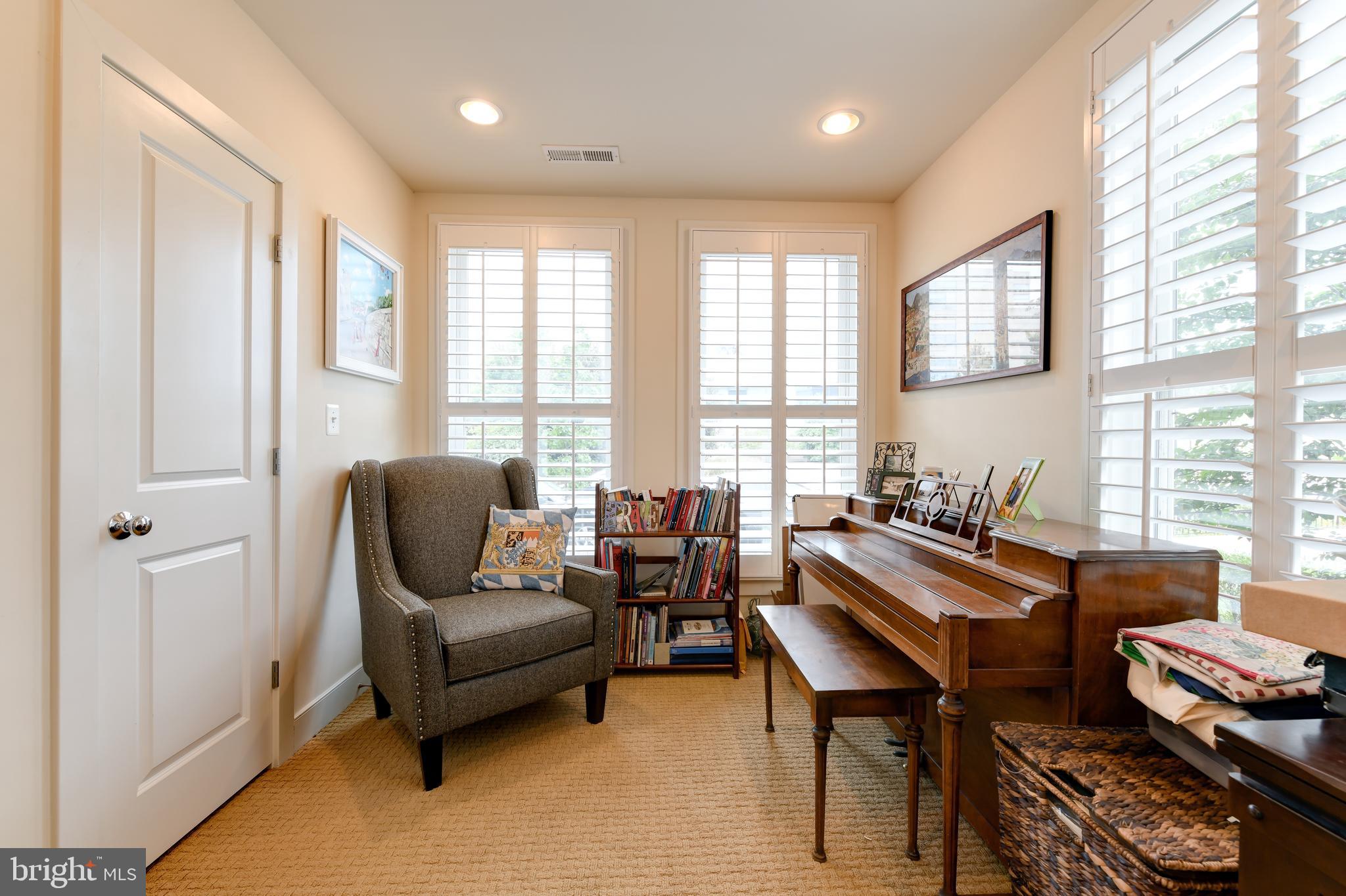 800 3rd Street Southeast Washington, DC 20003 - Photo 4 of 38 Bedroom on ground floor with en-suite bathroom