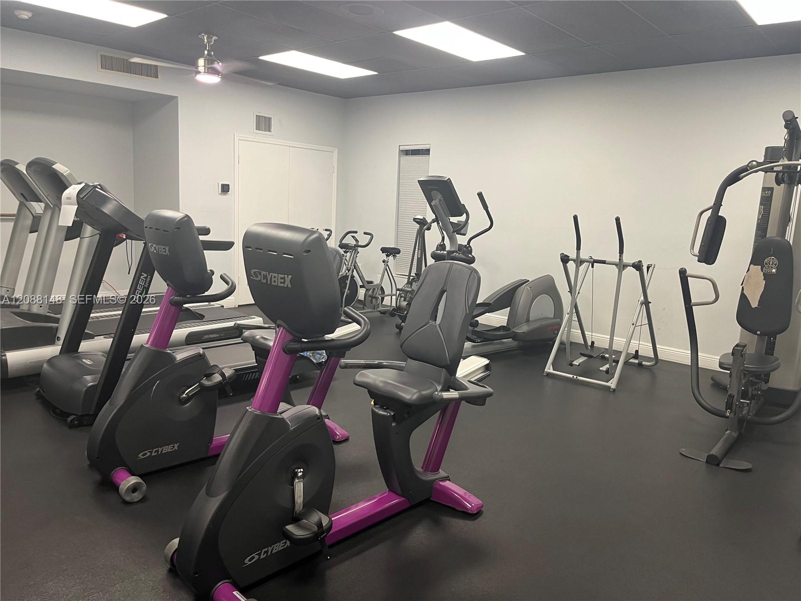 140 Fox Road, Unit 346 Hollywood, FL 33024 - Photo 36 of 44 Woman's Gym