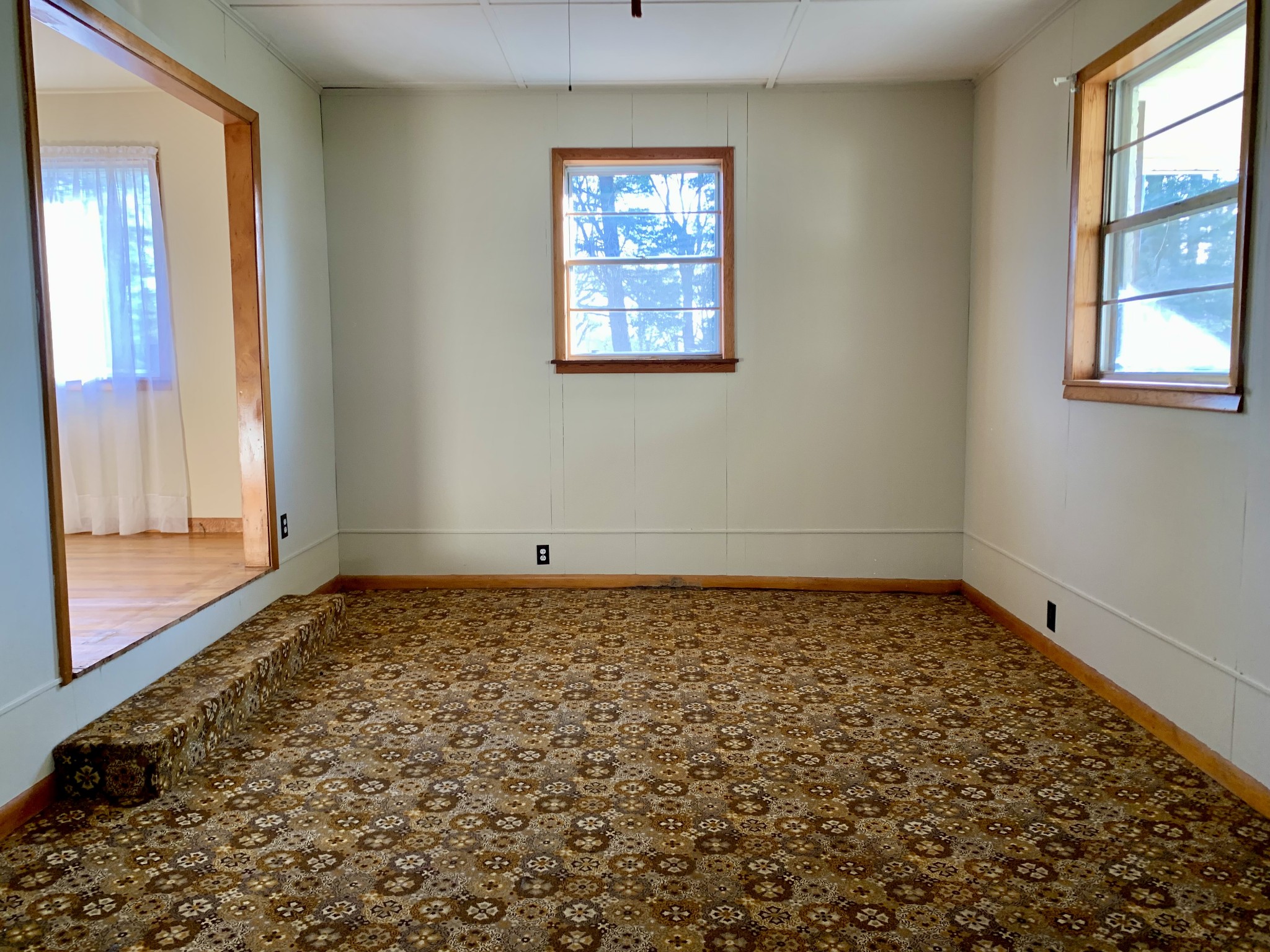 807 Days Road Lafayette, TN 37083 - Photo 11 of 14 an empty room with windows