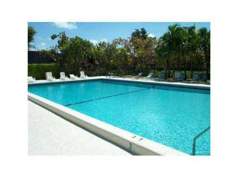 7545 Courtyard Run East, Unit 7545 Boca Raton, FL 33433 - Photo 17 of 17 Exterior Front