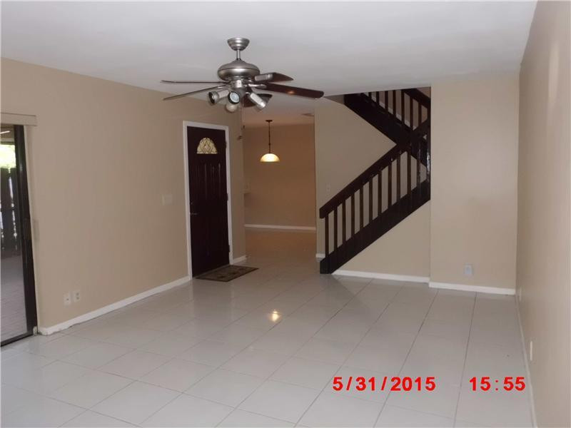 7545 Courtyard Run East, Unit 7545 Boca Raton, FL 33433 - Photo 4 of 17 Exterior Front