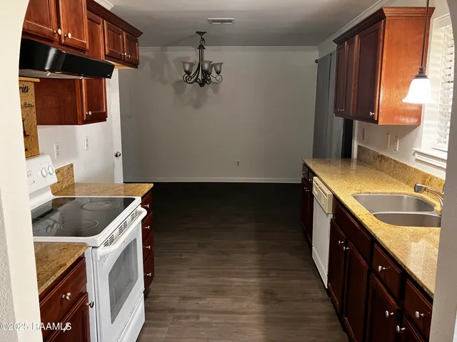 $1,500 | 107 St Nicholas Drive, Lafayette, LA 70506