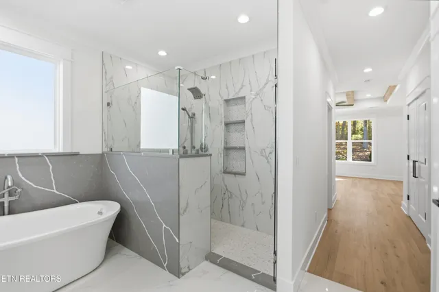 $679,000 | 256 Elohi Way, Loudon, TN 37774