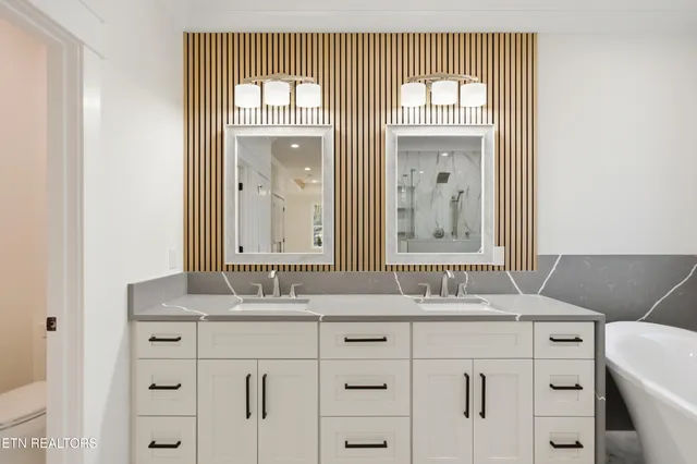 $679,000 | 256 Elohi Way, Loudon, TN 37774