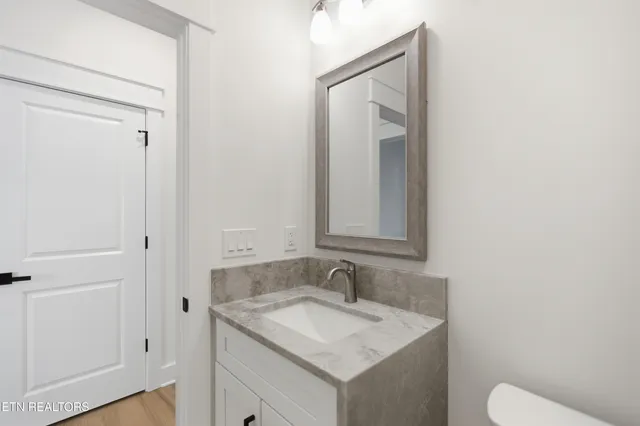 $679,000 | 256 Elohi Way, Loudon, TN 37774