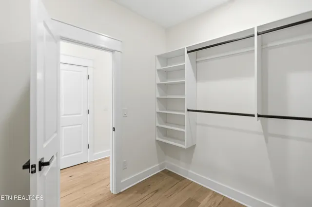 $679,000 | 256 Elohi Way, Loudon, TN 37774