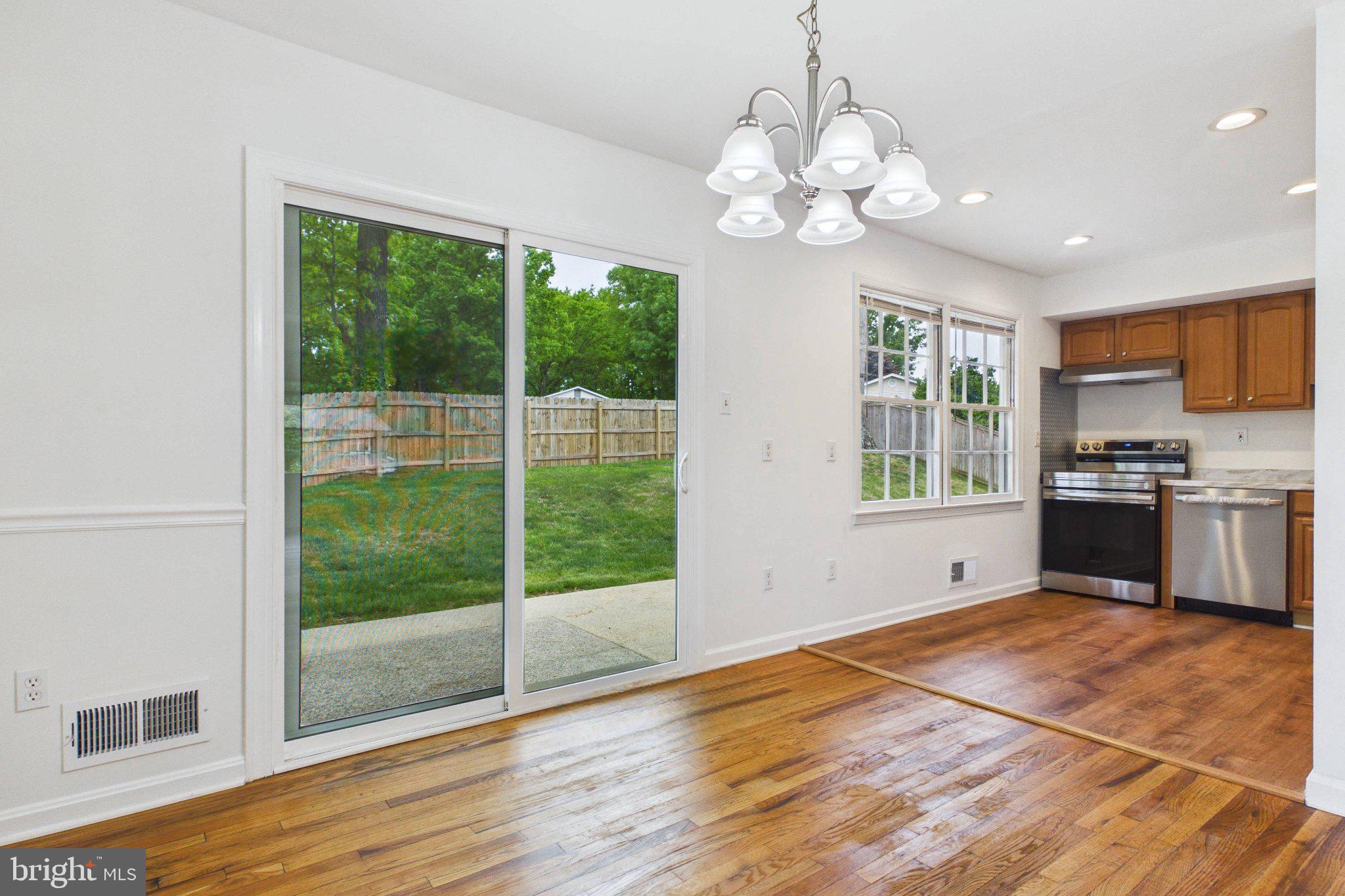 13235 Sturbridge Road Woodbridge, VA 22192 - Photo 37 of 53 Bright kitchen with backyard view.
