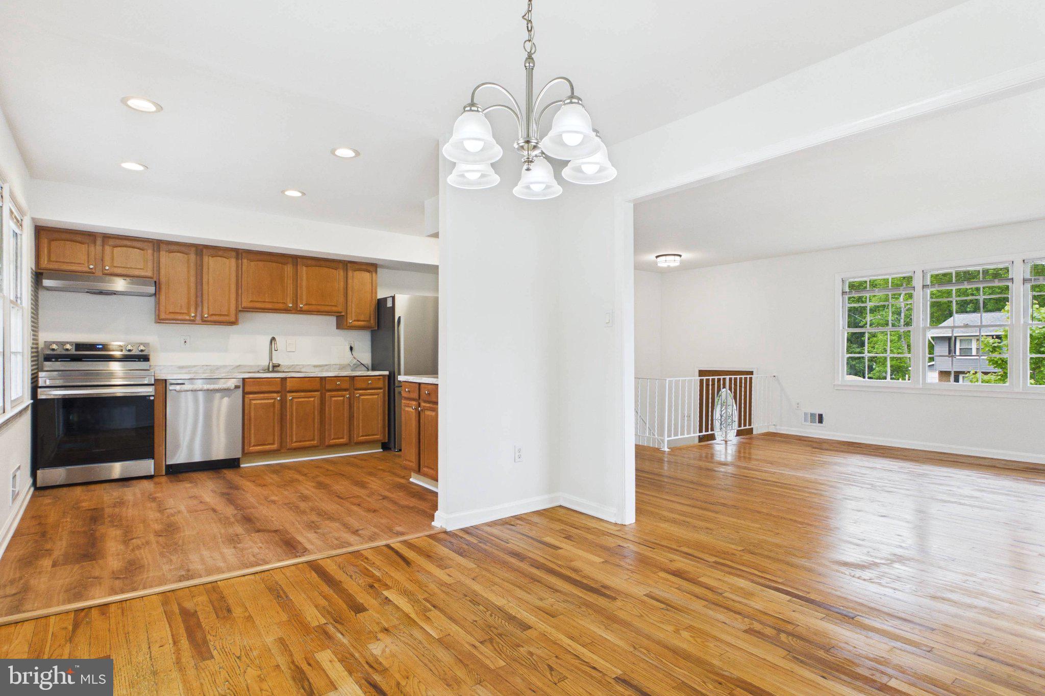 13235 Sturbridge Road Woodbridge, VA 22192 - Photo 38 of 53 Bright and airy open-concept living.