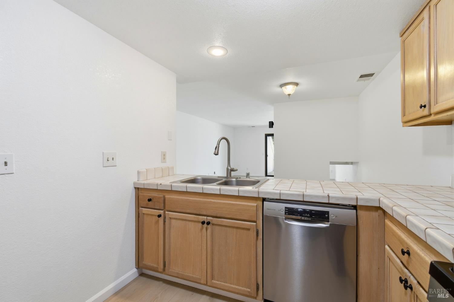 1308 Mission Boulevard Santa Rosa, CA 95409 - Photo 8 of 36