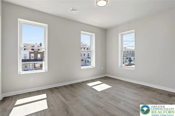 a view of empty room with window