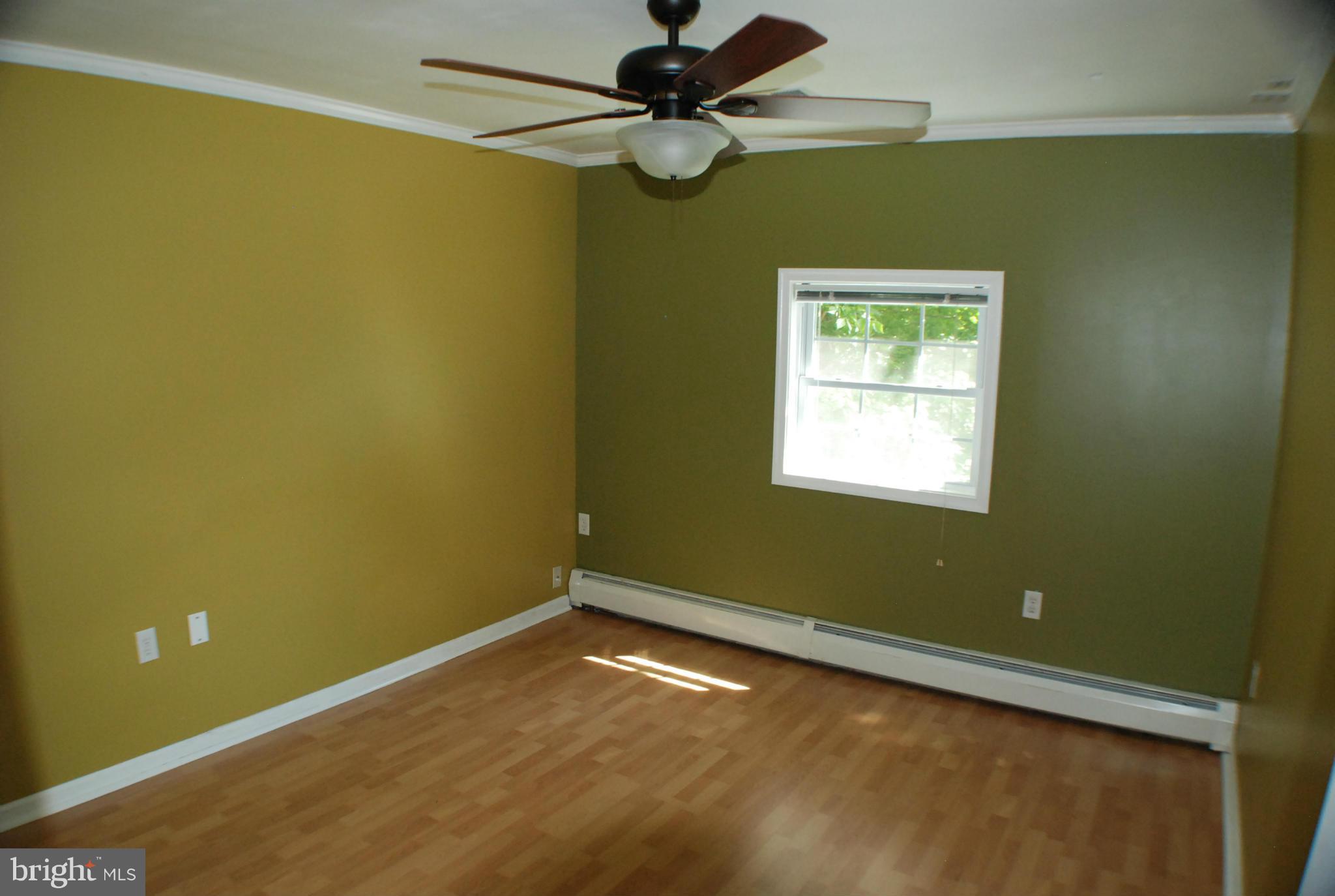 2423 Locke's Mill Road Berryville, VA 22611 - Photo 15 of 30 Bedroom 3