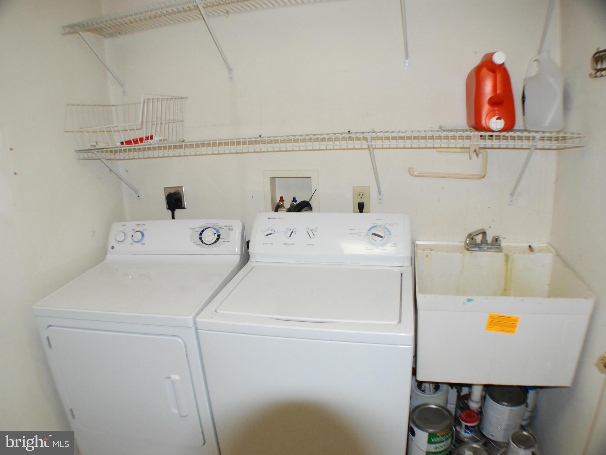 2423 Locke's Mill Road Berryville, VA 22611 - Photo 20 of 30 Laundry room