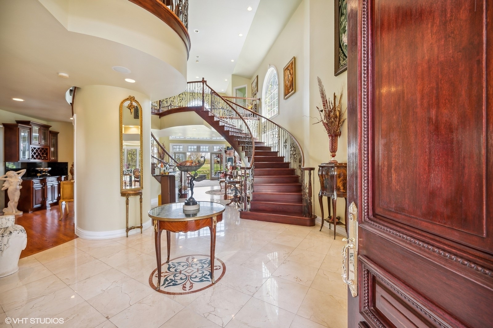 2846 Independence Avenue Glenview, IL 60026 - Photo 2 of 16 a view of a hallway with seating area