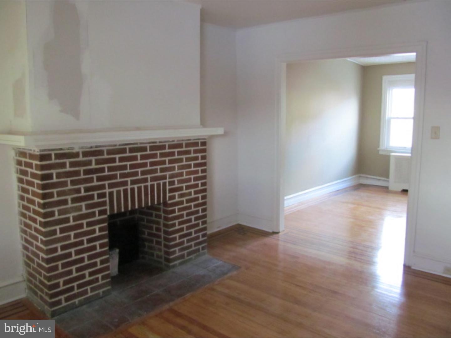 2011 Ridley Street Philadelphia, PA 19138 - Photo 2 of 11 Living Room