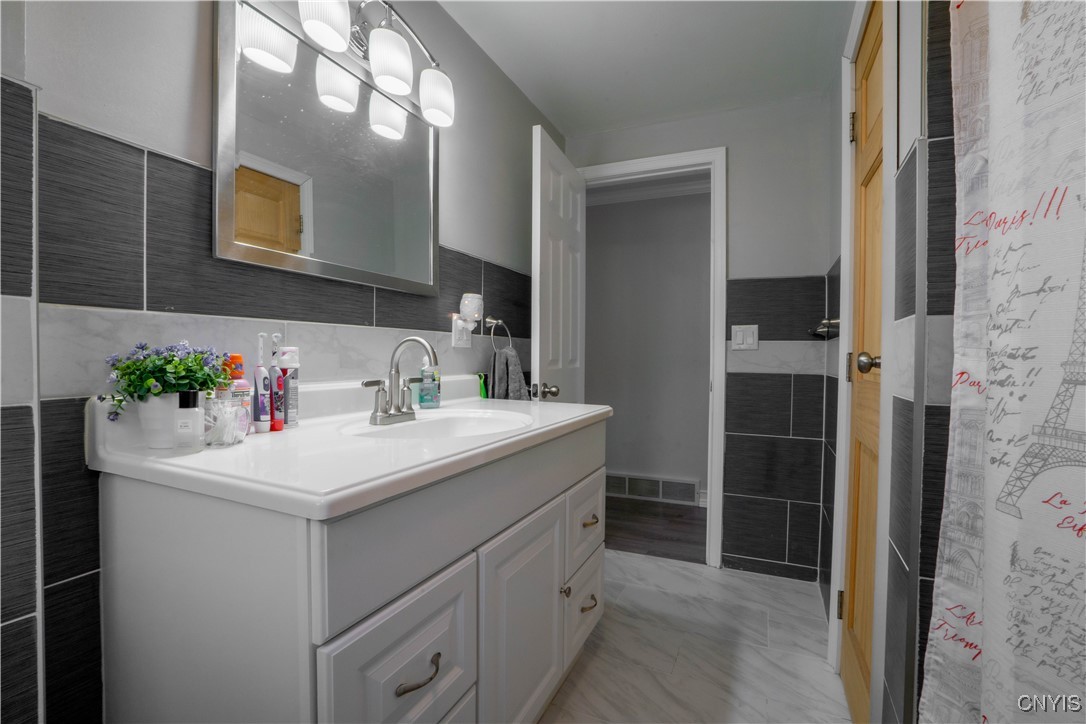 5720 Mapleton Drive Utica, NY 13502 - Photo 27 of 50