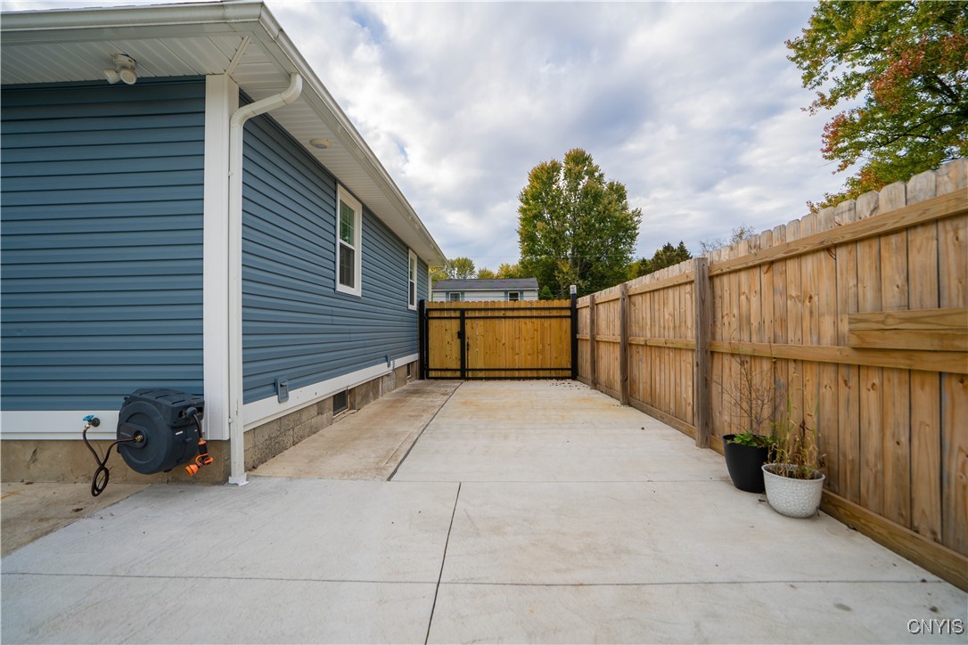 5720 Mapleton Drive Utica, NY 13502 - Photo 42 of 50