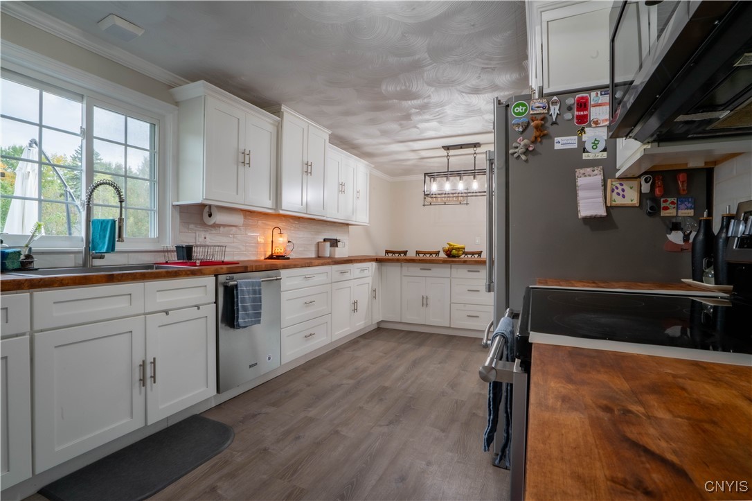 5720 Mapleton Drive Utica, NY 13502 - Photo 8 of 50