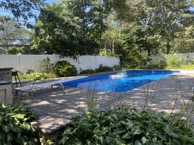 $850,000 | 72 Shinbone Lane, Commack, NY 11725