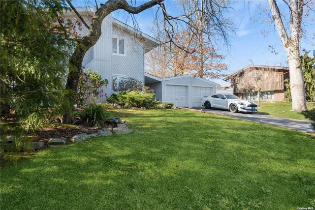 $850,000 | 72 Shinbone Lane, Commack, NY 11725