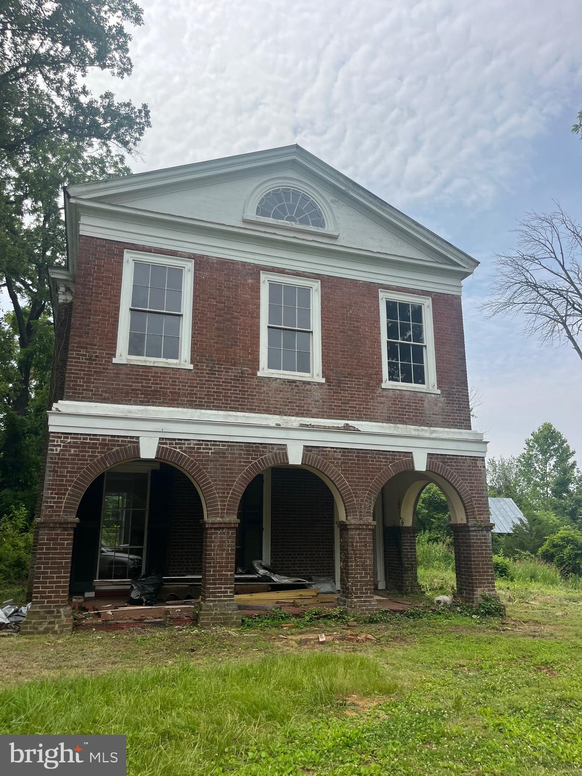 a front view of house with yard