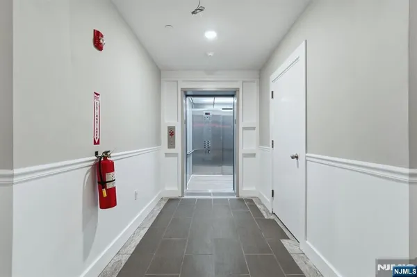 $3,100 | 95 Shepherd Lane, Unit B201, Totowa, NJ 07512