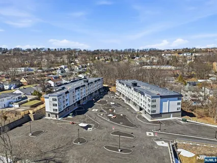 $3,100 | 95 Shepherd Lane, Unit B204, Totowa, NJ 07512
