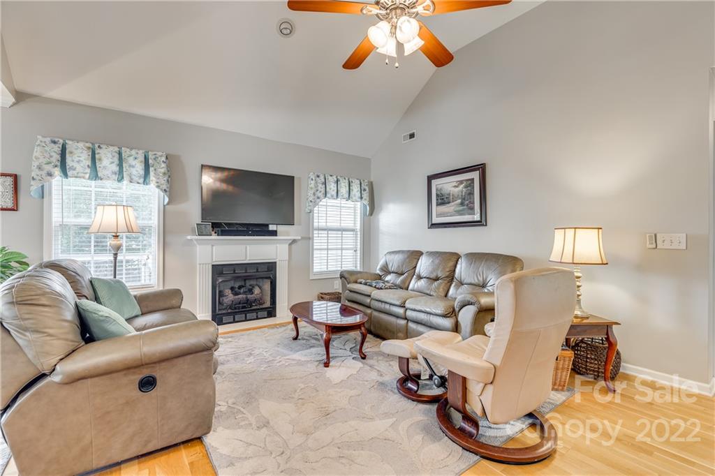 721 Kendall Green Road Fort Mill, SC 29715 - Photo 5 of 29 Gallery Image 5