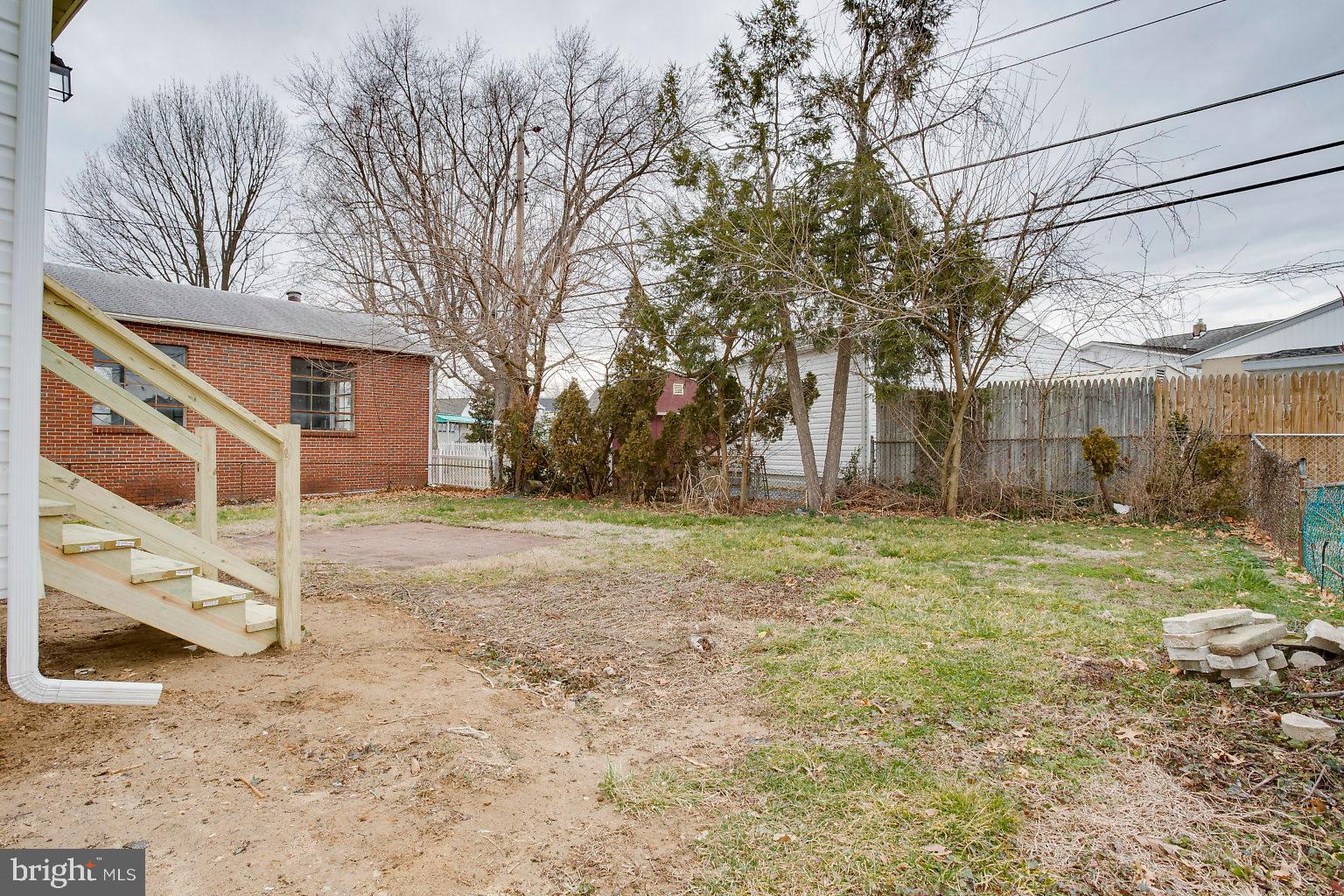 2706 West Woodwell Road Baltimore, MD 21222 - Photo 4 of 25 Backyard