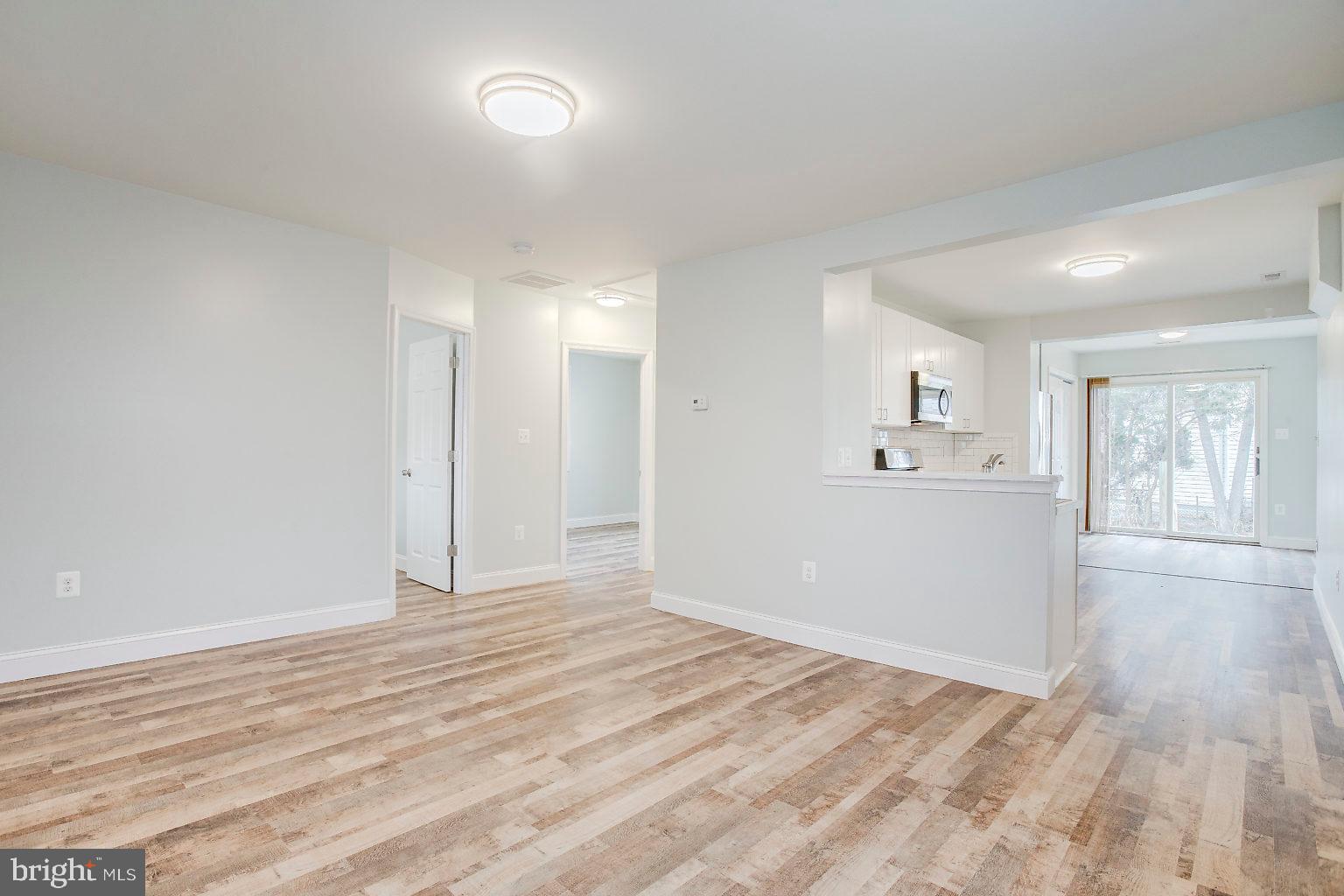 2706 West Woodwell Road Baltimore, MD 21222 - Photo 6 of 25 Entry into living room